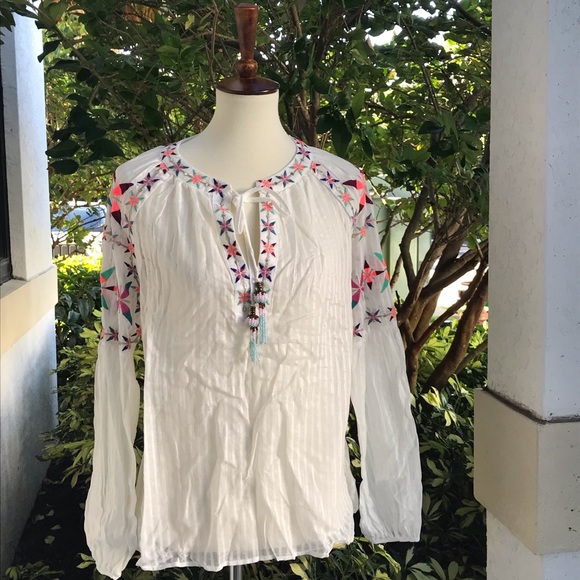 BELLE VERE Embroidered Blouse - Picture 3 of 8